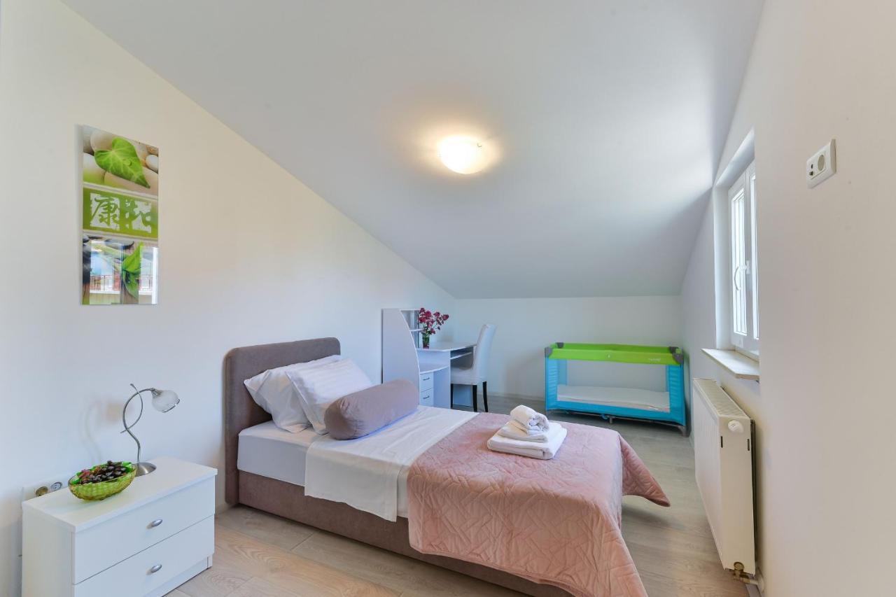 Solis Zadarvillas *