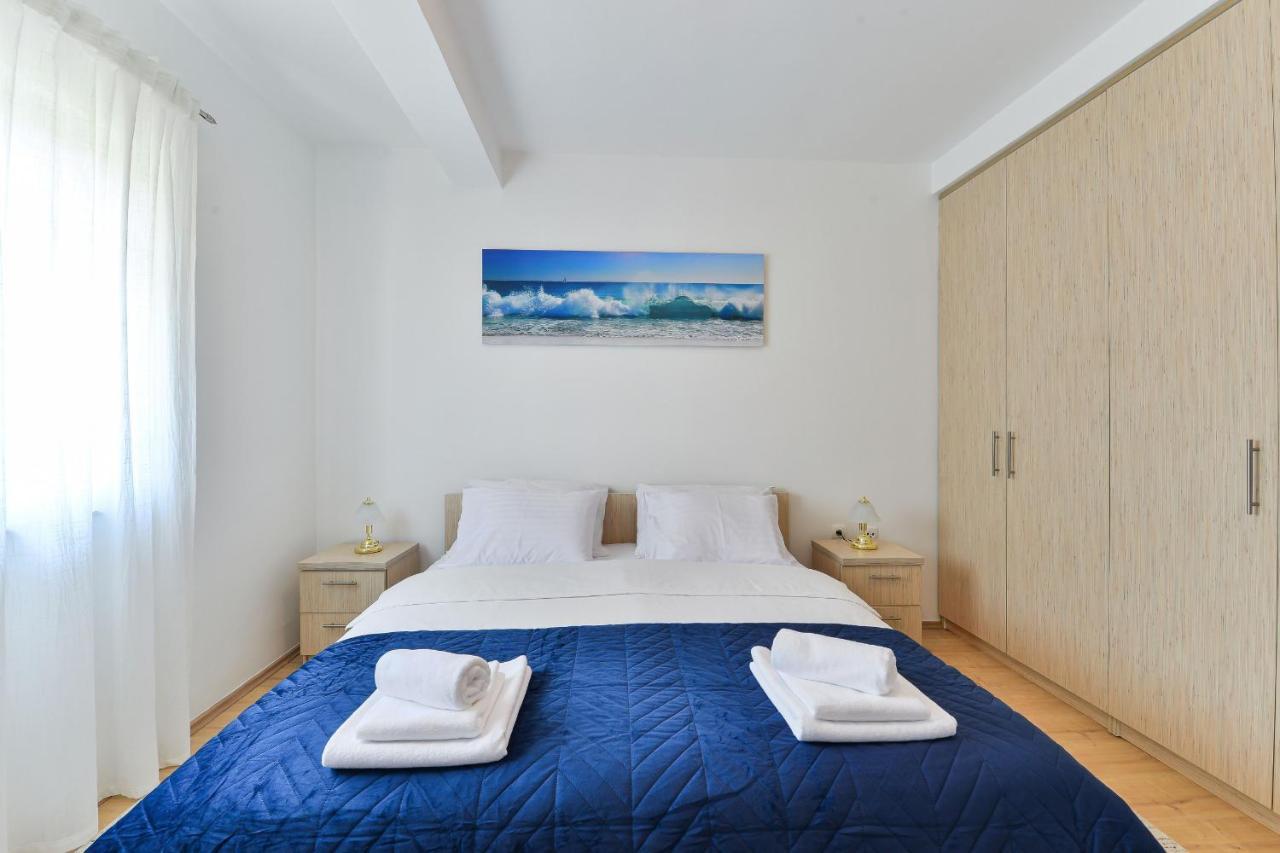 Solis Zadarvillas *