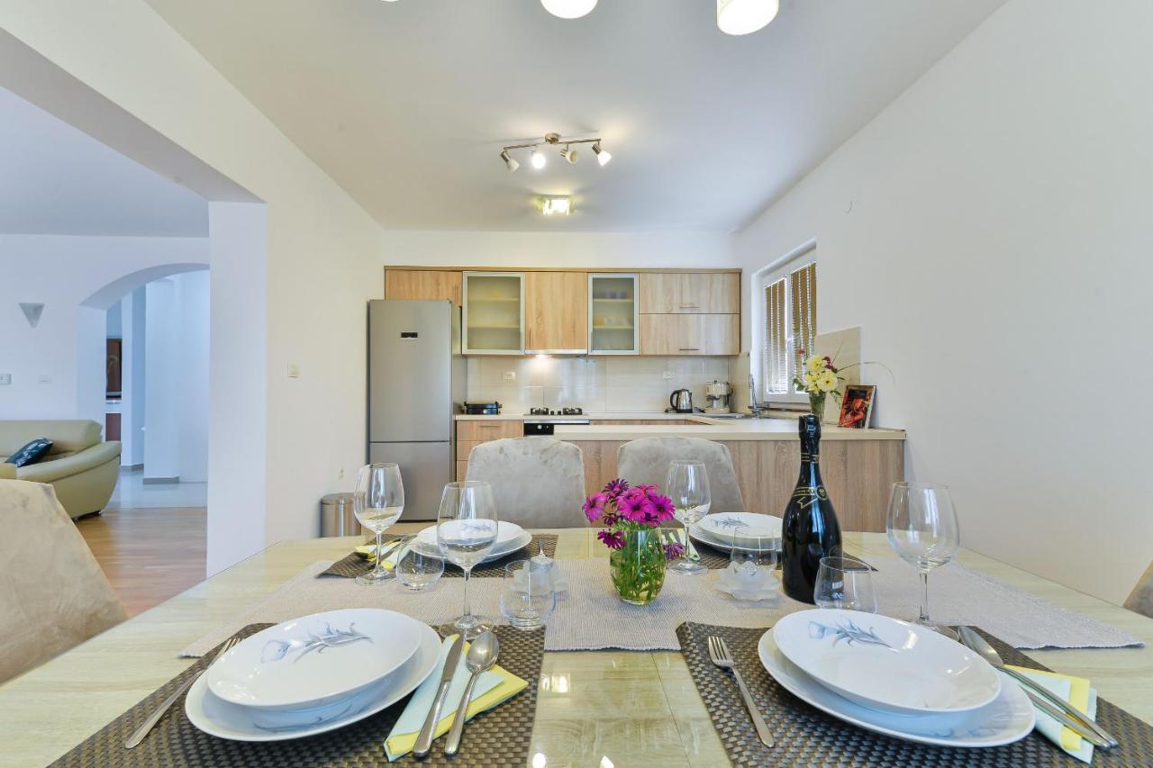 Solis Zadarvillas *